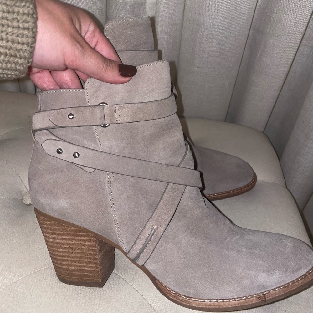 Sam Edleman Merton Bootie in color “putty suede” size ten